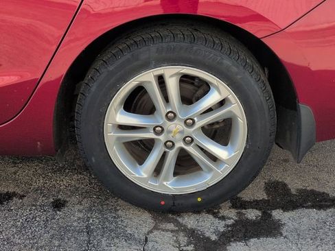 Used 2017 Chevrolet Cruze LT w/ Convenience Package image 33