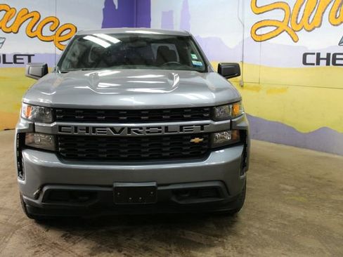 Used 2019 Chevrolet Silverado 1500 Custom w/ Custom Convenience Package AWD/4WD image 3