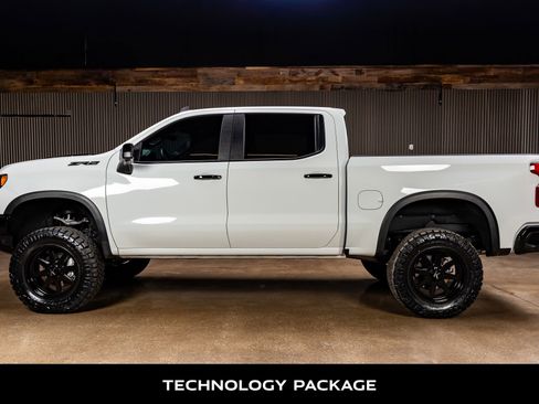 Used 2025 Chevrolet Silverado 1500 ZR2 w/ Technology Package image 6