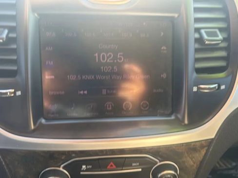 Used 2015 Chrysler 300 C w/ Light Group RWD image 12