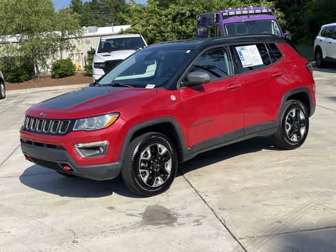 Used 2018 Jeep Compass Trailhawk w/ Popular Equipment Group AWD/4WD image 4