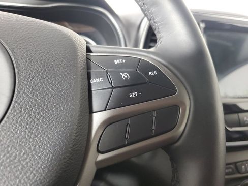 Used 2019 Jeep Cherokee Limited FWD image 25