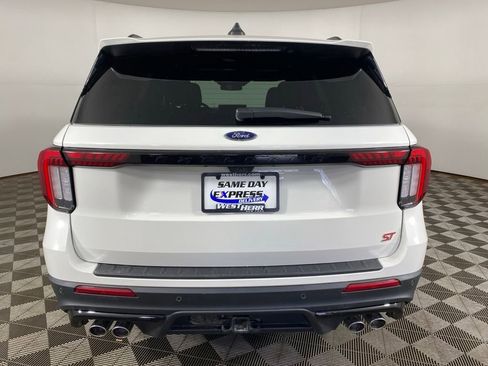Used 2025 Ford Explorer ST AWD/4WD image 6