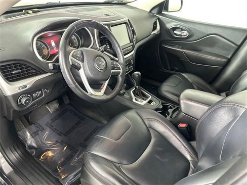 Used 2015 Jeep Cherokee Trailhawk w/ Comfort/Convenience Group image 24