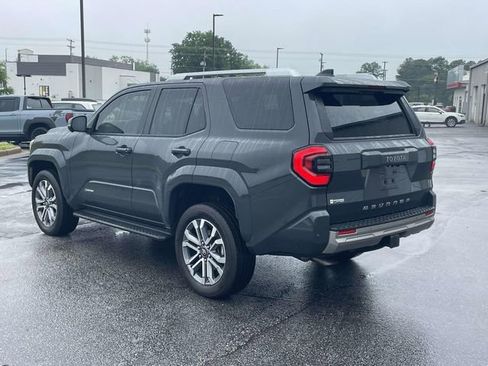 Used 2025 Toyota 4Runner Limited AWD/4WD image 9