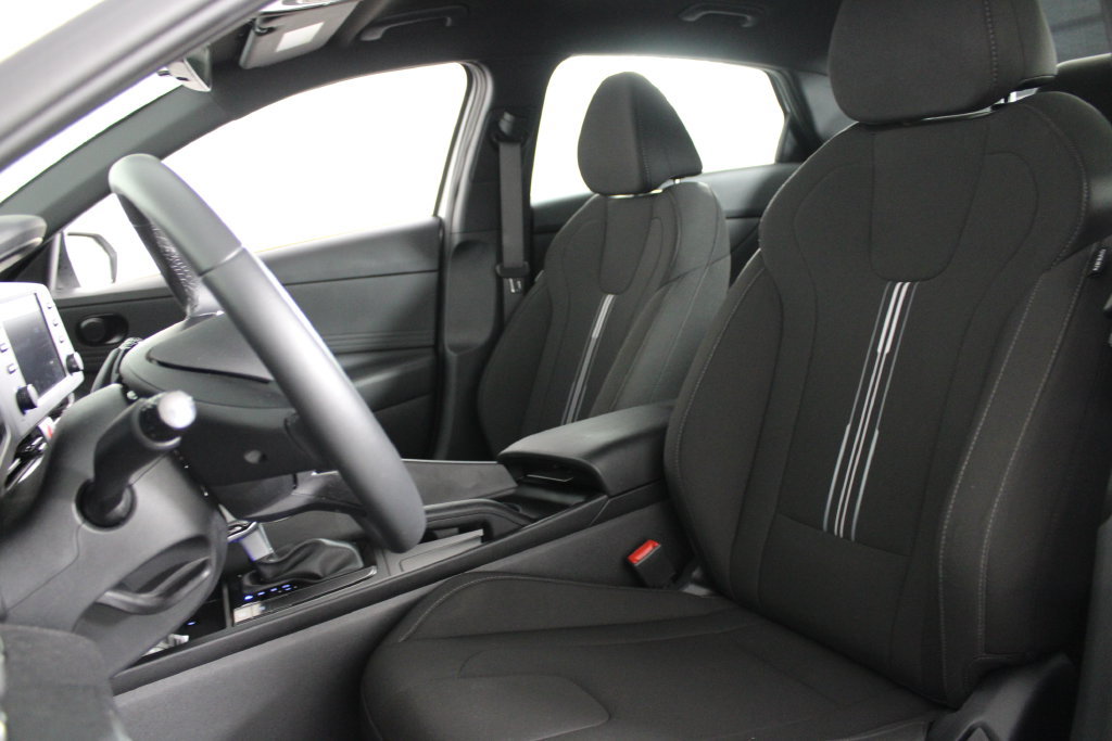 Certified 2026 Hyundai Elantra Sport FWD image 19