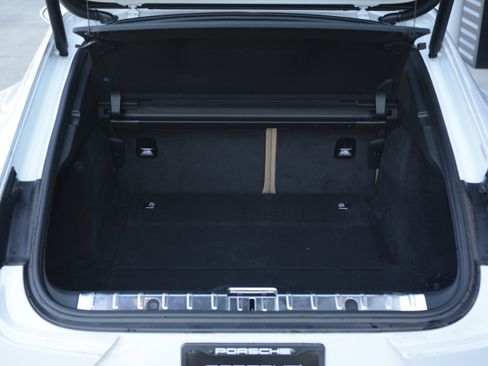 Certified 2018 Porsche Panamera 4 AWD/4WD image 36