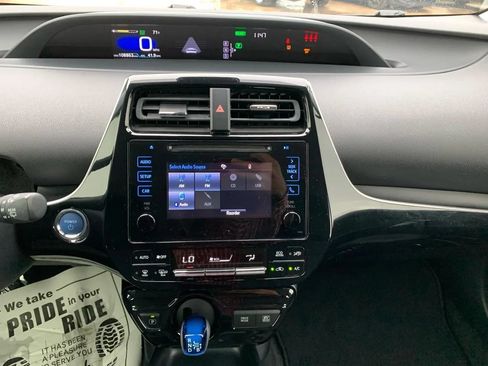 Used 2017 Toyota Prius Two FWD image 12