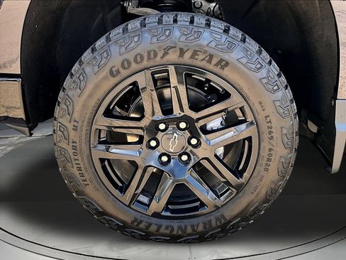 Used 2024 Chevrolet Silverado 1500 Custom Trail Boss AWD/4WD image 35