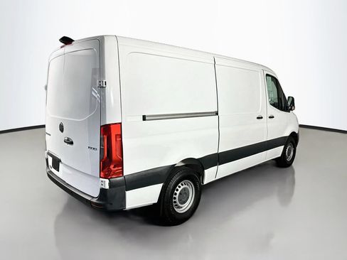 Used 2022 Mercedes-Benz Sprinter 1500 image 7