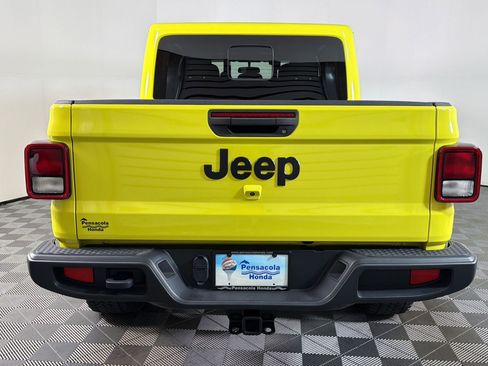Used 2024 Jeep Gladiator Sport image 9