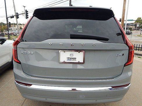 New 2026 Volvo XC90 B6 Plus w/ Protection Package Premier AWD/4WD image 9