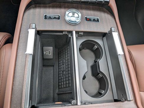 New 2026 Lincoln Navigator L Reserve AWD/4WD image 25