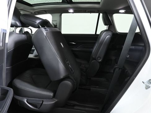 Used 2024 Toyota Grand Highlander AWD image 30