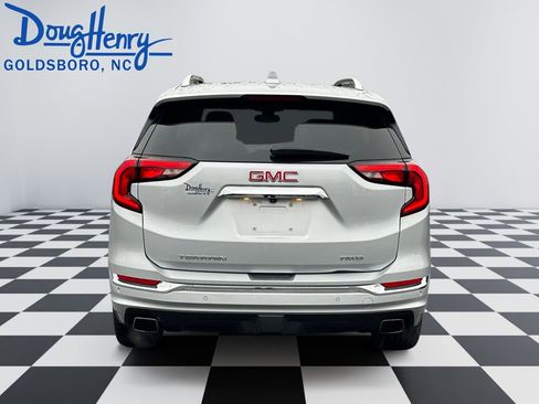 Used 2020 GMC Terrain Denali w/ Denali Premium Package image 4