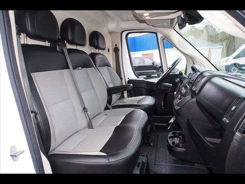 Used 2021 RAM ProMaster 2500 w/ Convenience Group image 11