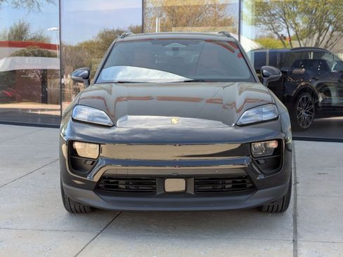 New 2026 Porsche Macan 4 Electric AWD/4WD image 6