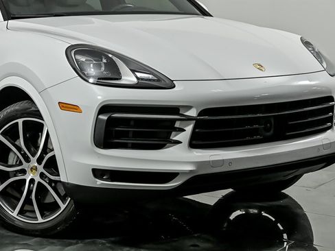 Used 2020 Porsche Cayenne S AWD/4WD image 2