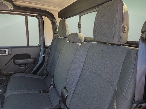 New 2026 Jeep Gladiator Willys AWD/4WD image 10