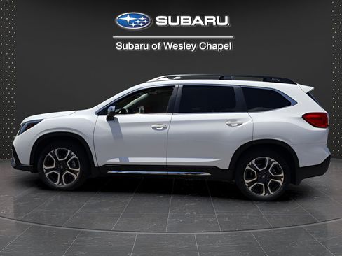 Used 2023 Subaru Ascent Limited w/ Technology Package AWD/4WD image 4