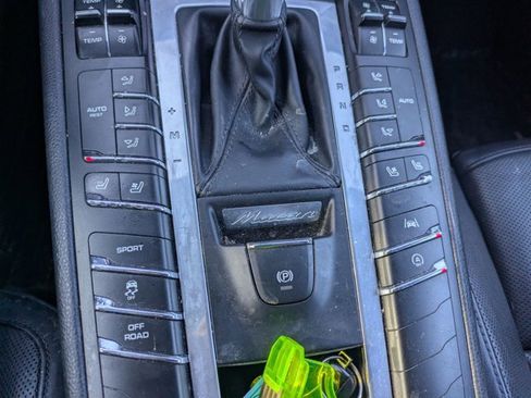 Used 2019 Porsche Macan S AWD/4WD image 12