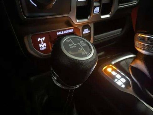 Used 2024 Jeep Wrangler Unlimited image 92