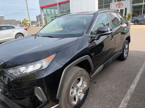 Certified 2022 Toyota RAV4 LE AWD/4WD image 3