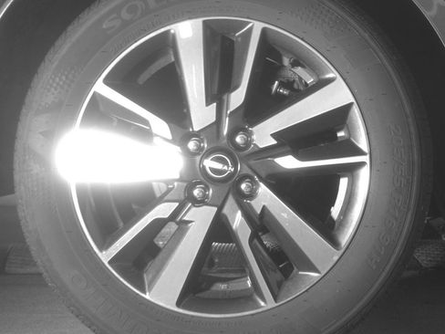 Used 2025 Nissan Versa SV FWD image 15
