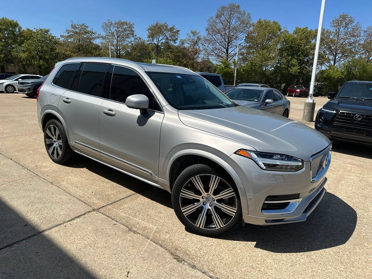 Used 2023 Volvo XC90 B6 Ultimate w/ Protection Package Premier AWD/4WD image 3