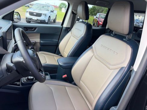 Used 2025 Ford Maverick Lariat w/ 4K Tow Package AWD/4WD image 10
