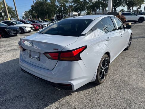 Used 2024 Nissan Altima 2.5 SR w/ SR Premium Package FWD image 12