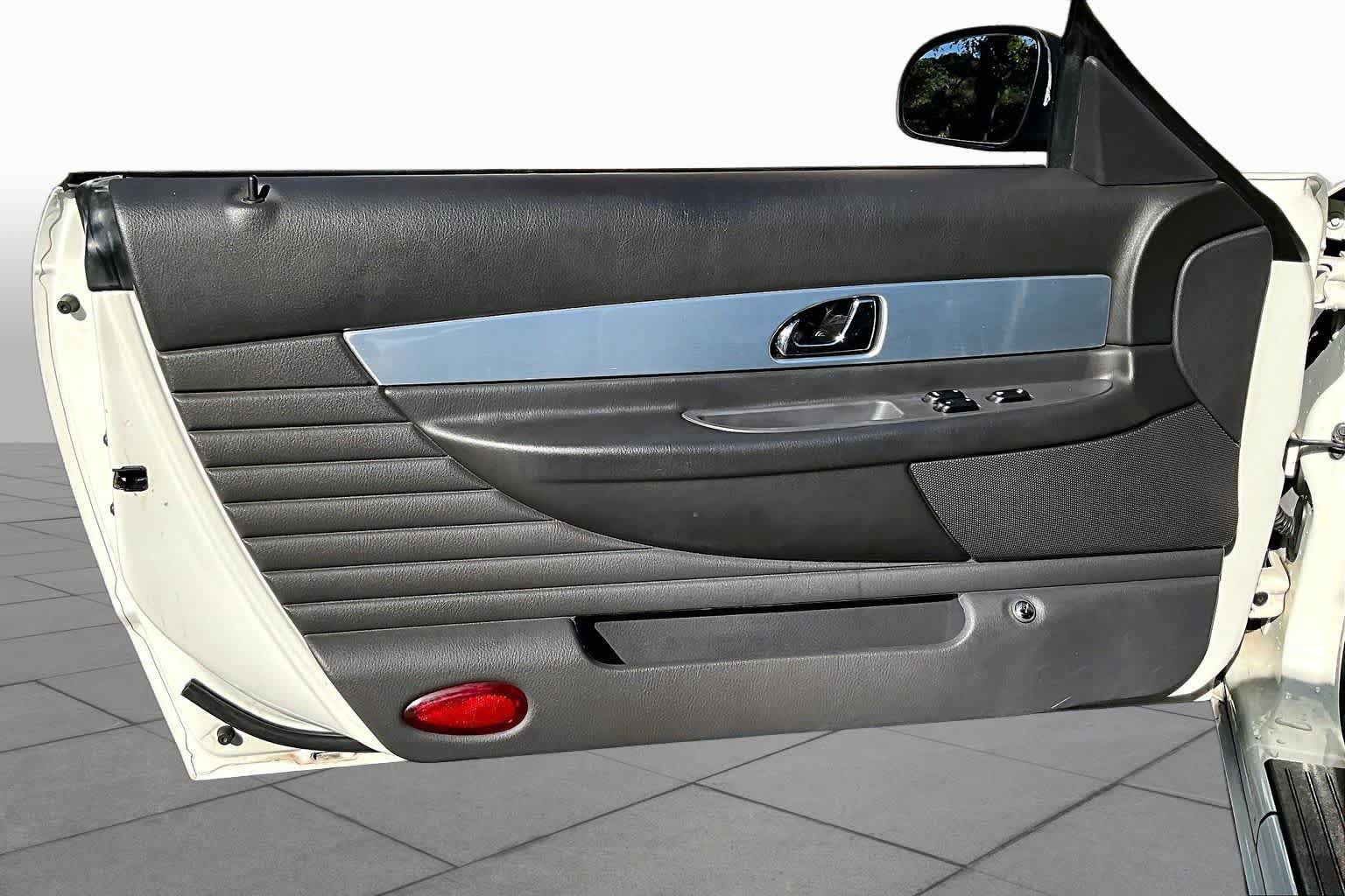 Used 2002 Ford Thunderbird RWD image 18