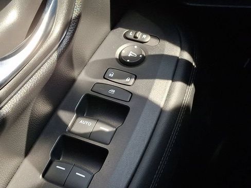 Used 2023 Honda HR-V LX image 26