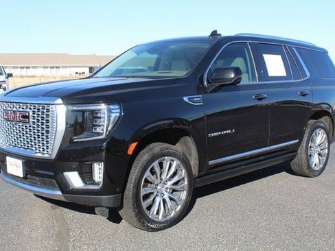 Used 2023 GMC Yukon Denali w/ Denali Reserve Package image 11