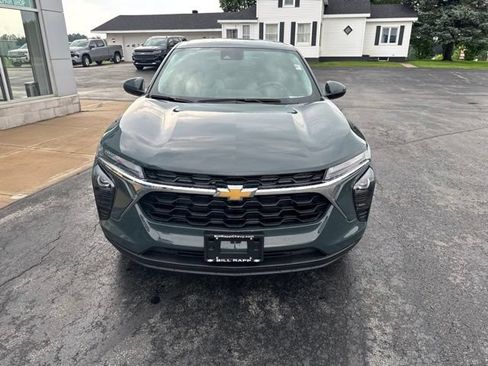 New 2026 Chevrolet Trax LS w/ LS Convenience Package FWD image 6
