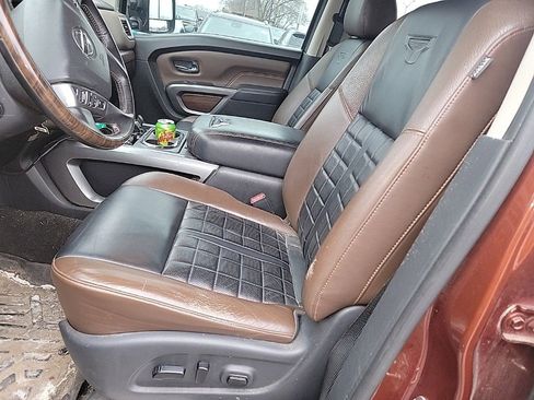 Used 2018 Nissan Titan Platinum Reserve w/ Platinum Utility Package AWD/4WD image 12