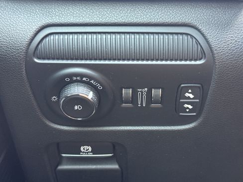 Used 2022 Jeep Wagoneer Series III RWD image 14