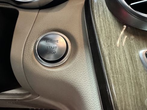 Used 2018 Mercedes-Benz GLC 300 image 17