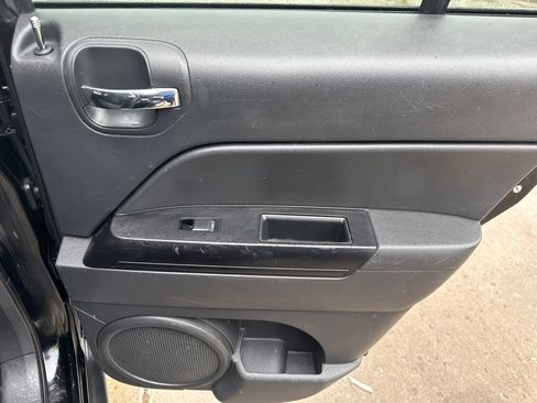 Used 2014 Jeep Patriot Latitude FWD image 20