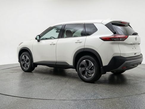 Used 2025 Nissan Rogue SV AWD/4WD image 6
