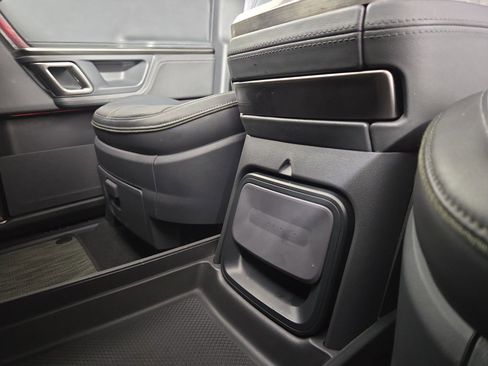 Used 2022 Rivian R1T Launch Edition image 31