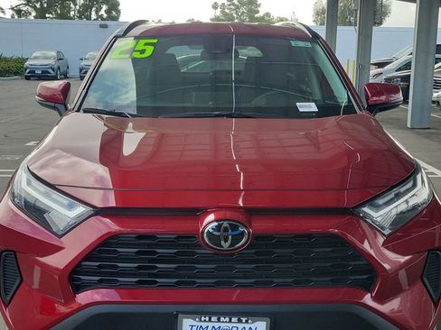 Used 2025 Toyota RAV4 XLE FWD image 30
