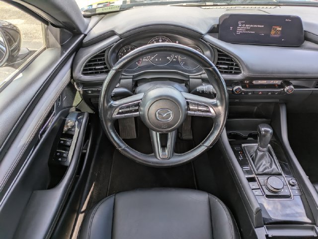 Used 2019 MAZDA MAZDA3 Hatchback w/ Preferred Package FWD image 11