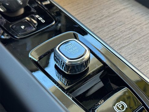 New 2026 Volvo XC60 T8 Plus w/ Protection Package Premier image 22