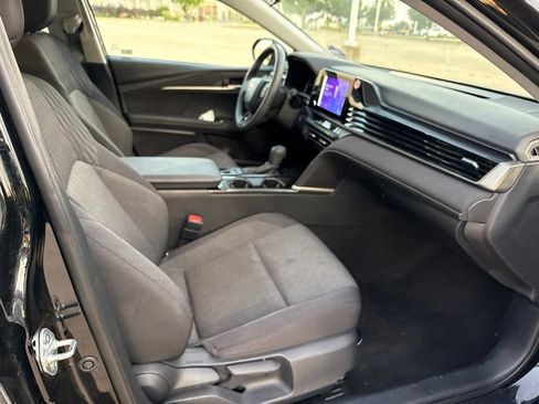 Used 2025 Toyota Camry LE FWD image 18