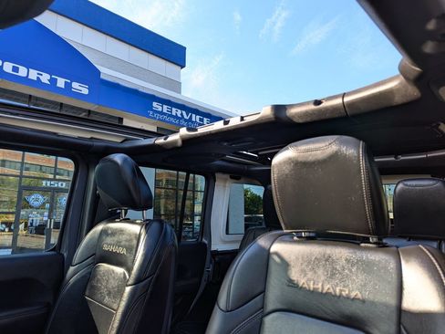 Used 2020 Jeep Wrangler Unlimited Sahara AWD/4WD image 27