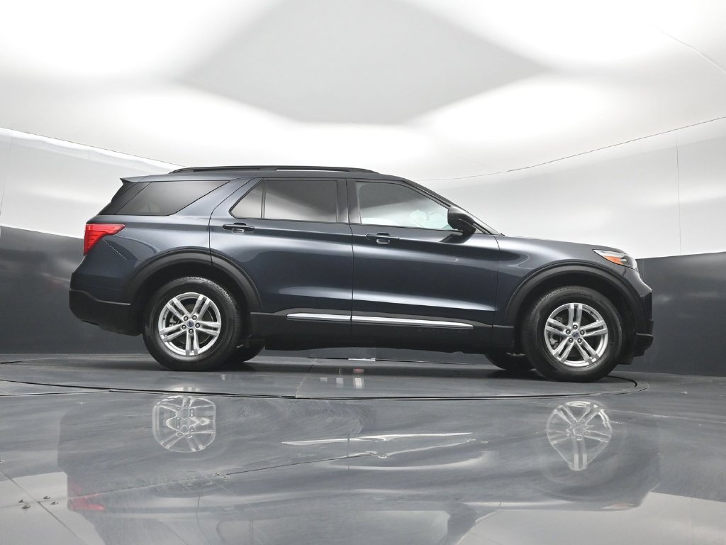 Used 2023 Ford Explorer XLT RWD image 46