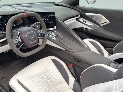 Used 2023 Chevrolet Corvette Stingray Premium Cpe RWD image 35