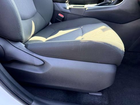 Used 2025 Toyota RAV4 XLE FWD image 8