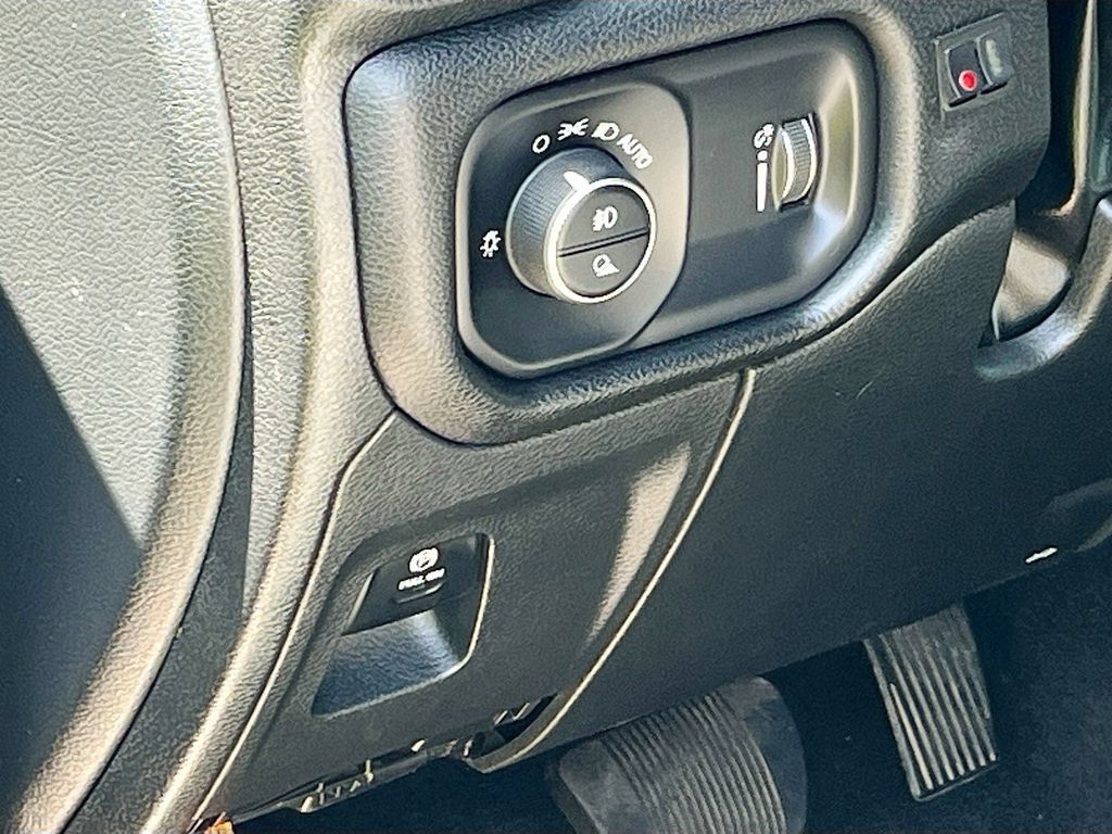 Used 2023 RAM 1500 Lone Star AWD/4WD image 10